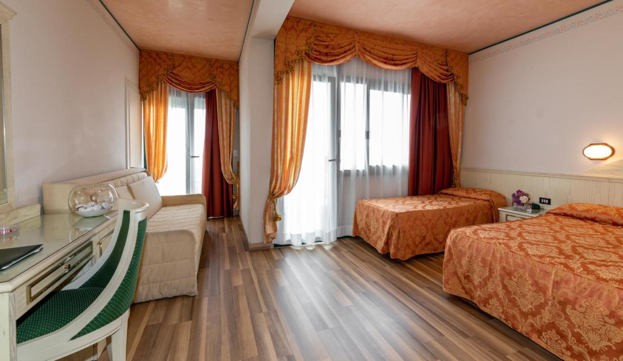 Hotel Carlton Lido di Jesolo Zewnętrze zdjęcie