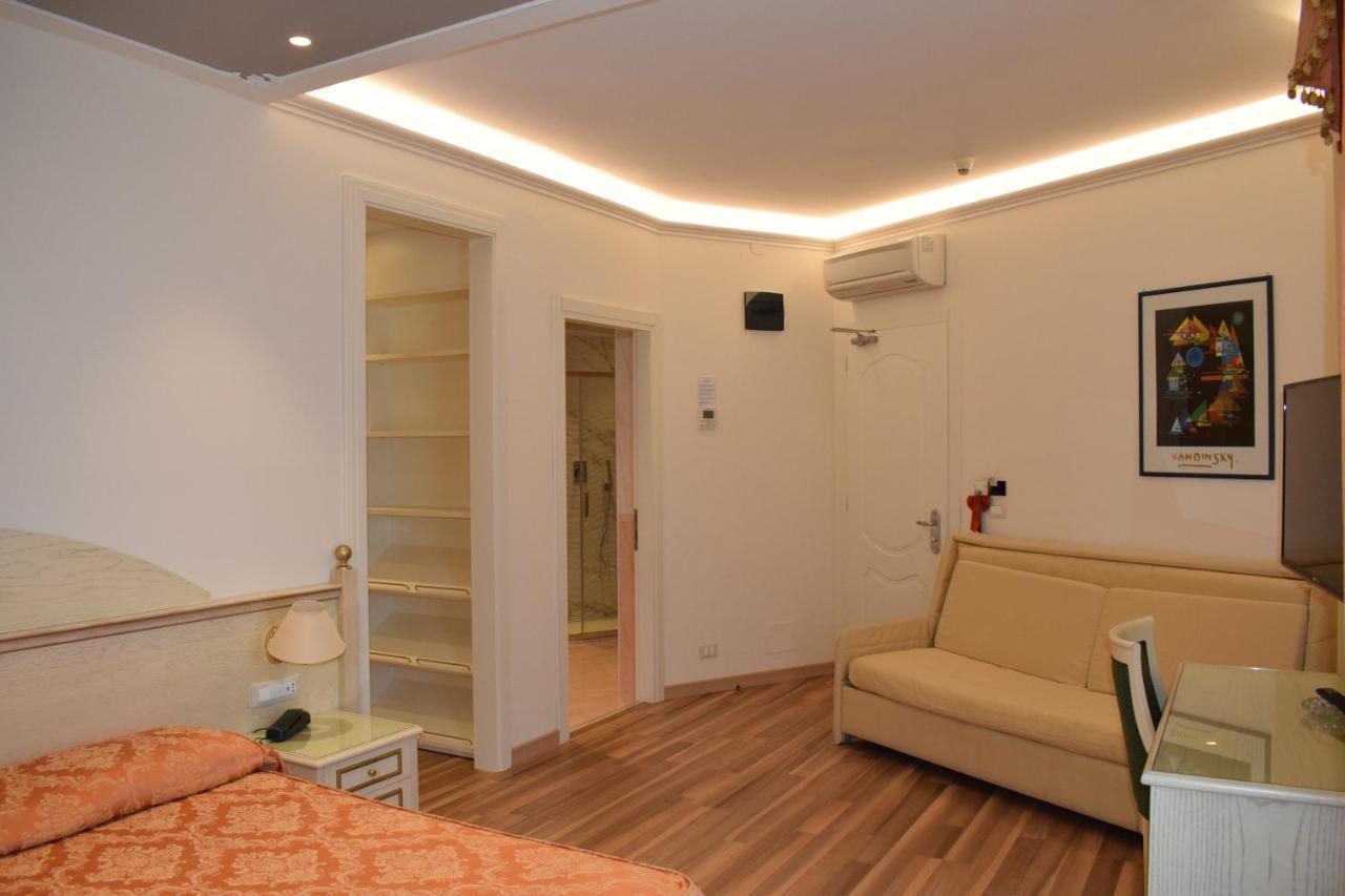 Hotel Carlton Lido di Jesolo Zewnętrze zdjęcie