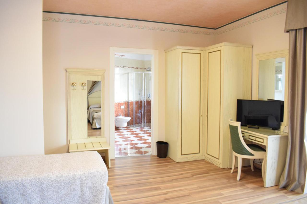 Hotel Carlton Lido di Jesolo Zewnętrze zdjęcie