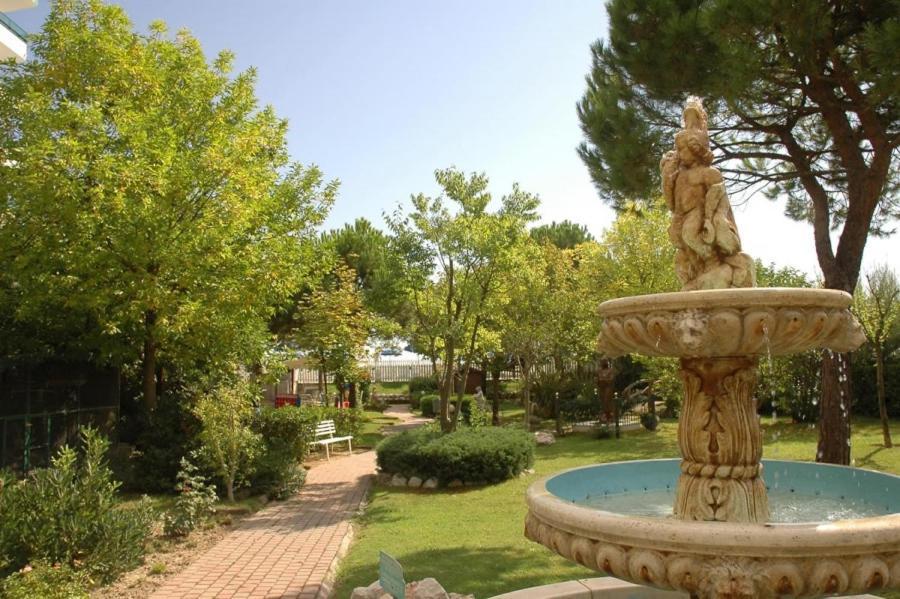 Hotel Carlton Lido di Jesolo Zewnętrze zdjęcie